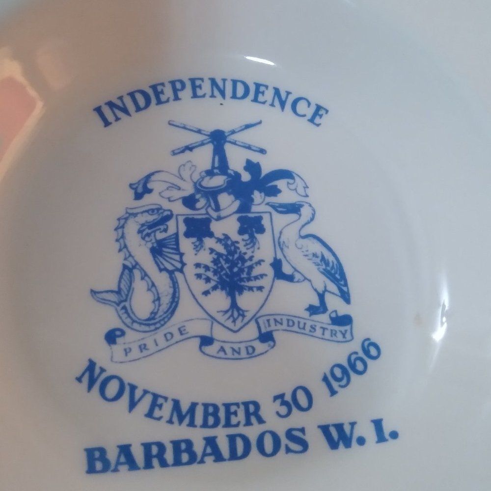 Vintage Barbados Virgin Islands Independence Commemorative Plate Ashtray - Picture 2 of 8